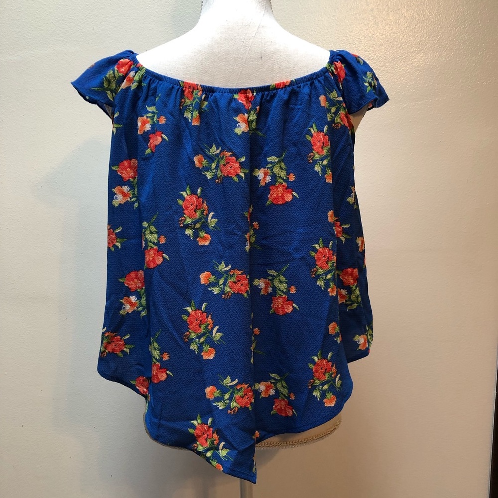 Floral Pattern Blouse - Picture 6 of 6